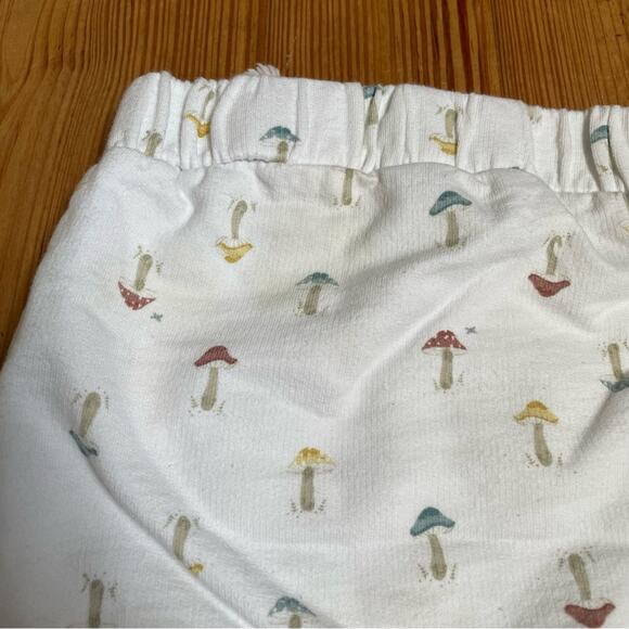 Rabbit + Bear mushroom shorts SIZE 3-6M - Picture 3 of 5